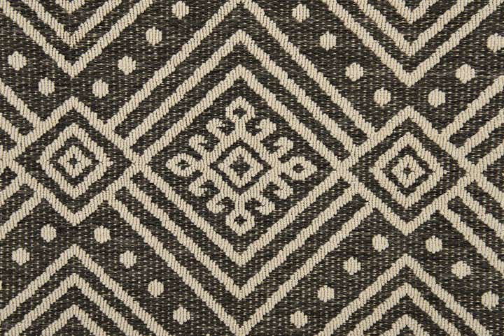 5' 3 x 7' 8 Easy-Clean Modern Indoor / Outdoor Rug
