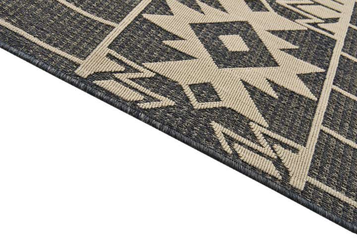 5' 3 x 7' 9 Easy-Clean Modern Indoor / Outdoor Rug