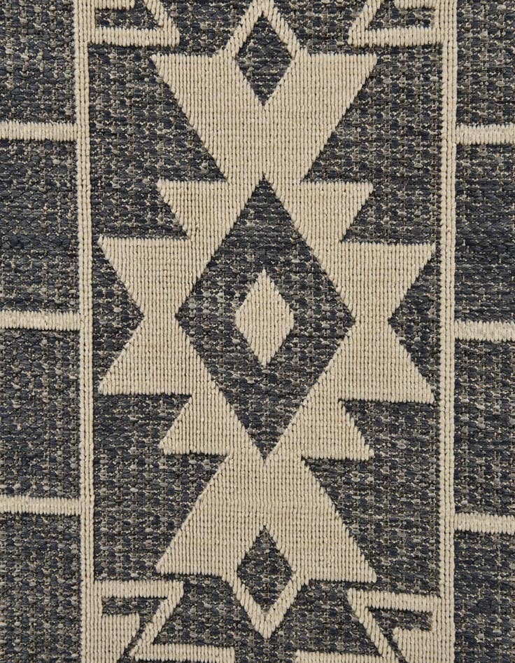 Detail image of 5' 3 x 7' 9  Washable Modern Indoor / Outdoor Rug