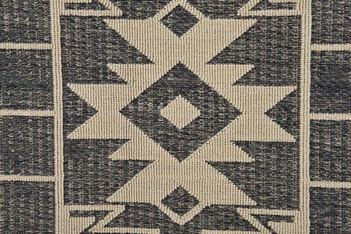 5' 3 x 7' 9 Easy-Clean Modern Indoor / Outdoor Rug
