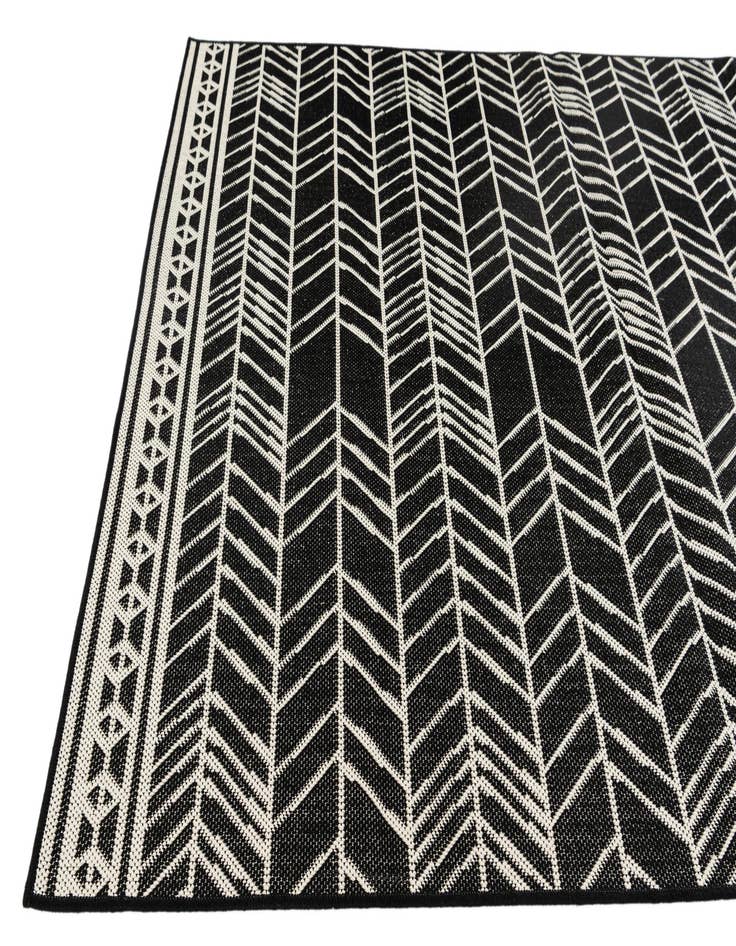 Detail image of 5' 3 x 7' 8  Washable Modern Indoor / Outdoor Rug