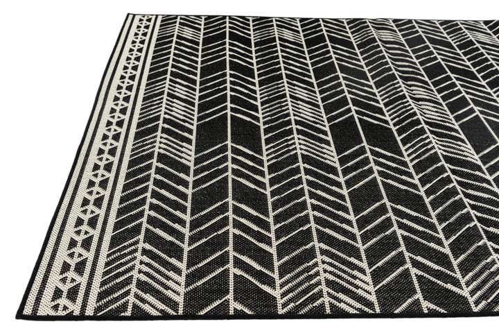 5' 3 x 7' 8 Easy-Clean Modern Indoor / Outdoor Rug