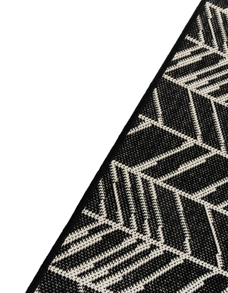 Detail image of 5' 3 x 7' 8  Washable Modern Indoor / Outdoor Rug