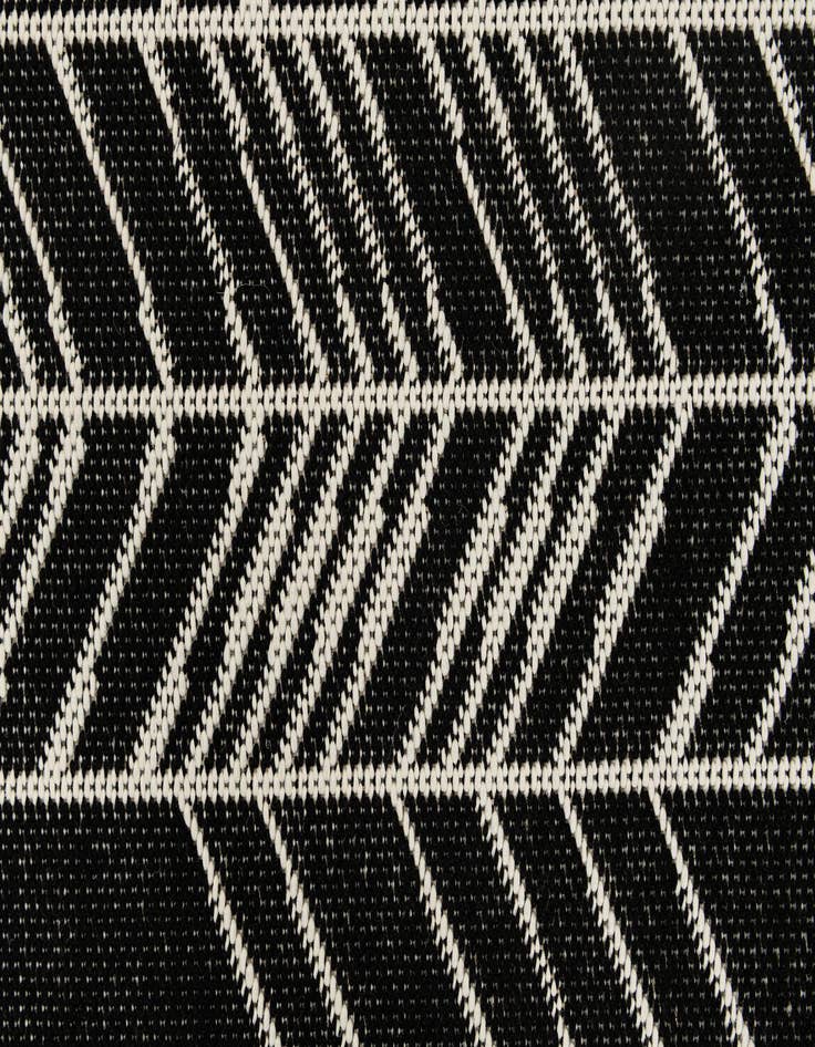 Detail image of 5' 3 x 7' 8  Washable Modern Indoor / Outdoor Rug