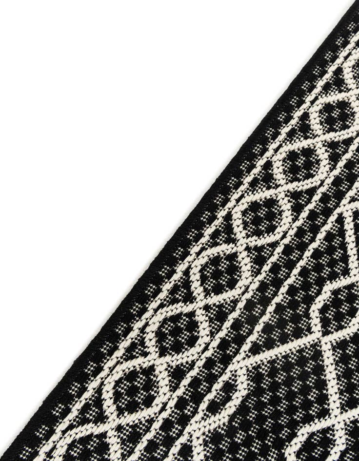 Detail image of 5' 3 x 7' 8  Washable Modern Indoor / Outdoor Rug