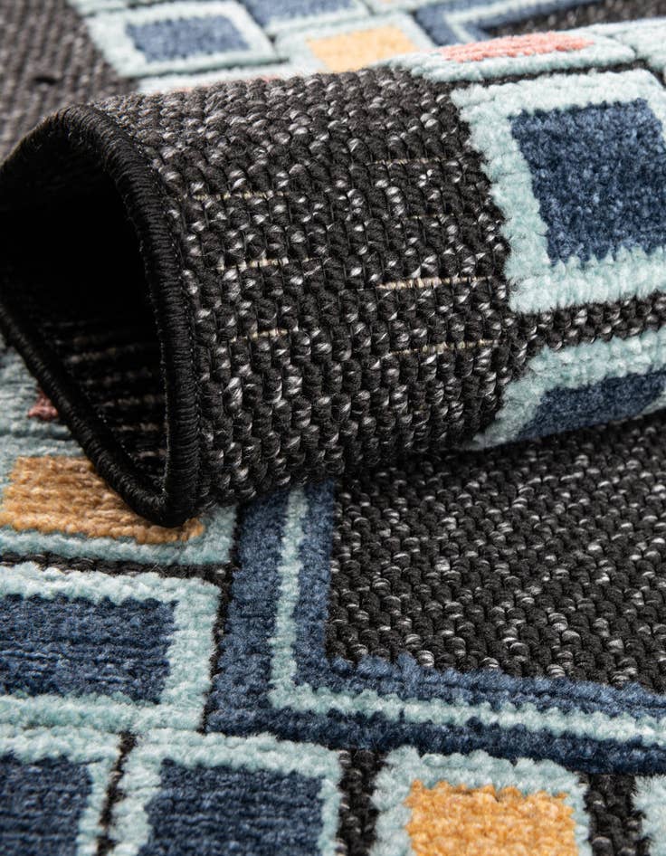Detail image of 5' x 7' 7 Easy-Clean Indoor / Outdoor Rug