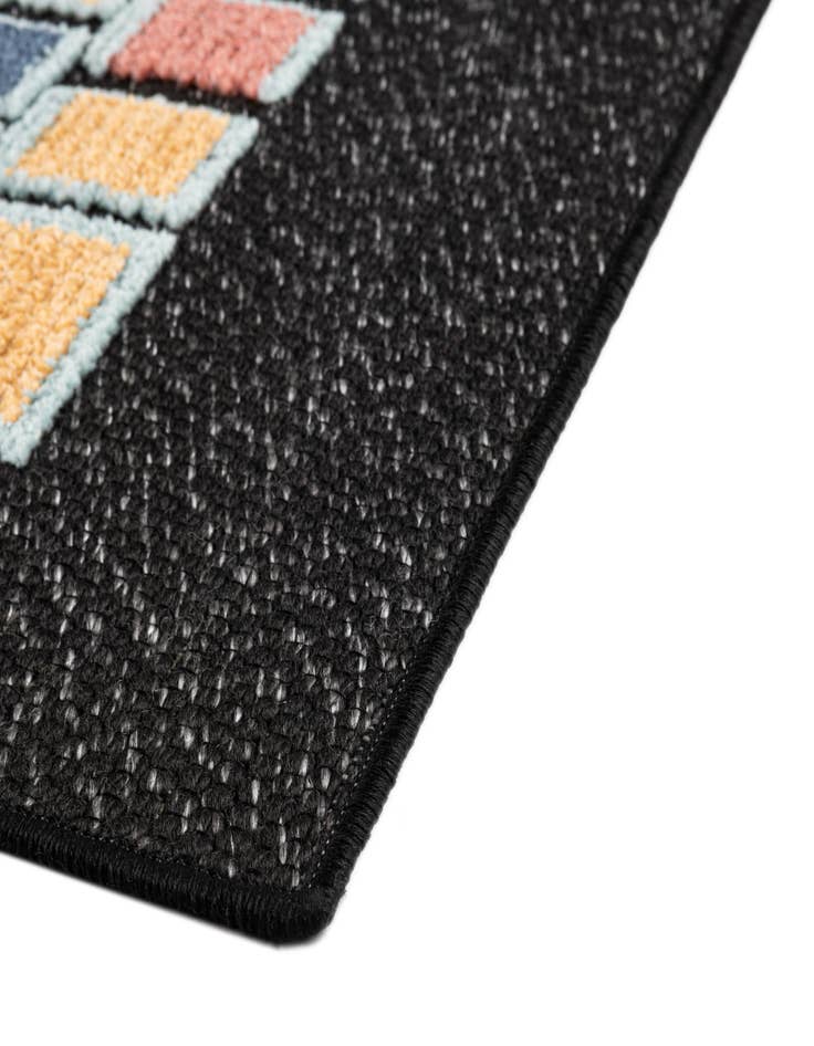 Detail image of 5' x 7' 7 Easy-Clean Indoor / Outdoor Rug