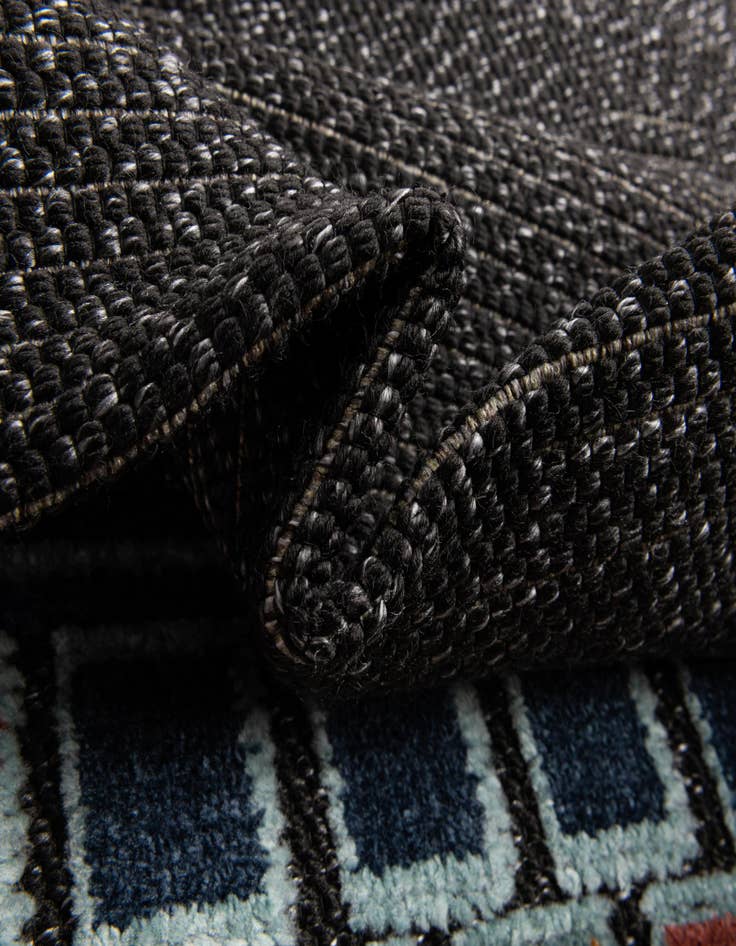 Detail image of 5' x 7' 7 Easy-Clean Indoor / Outdoor Rug