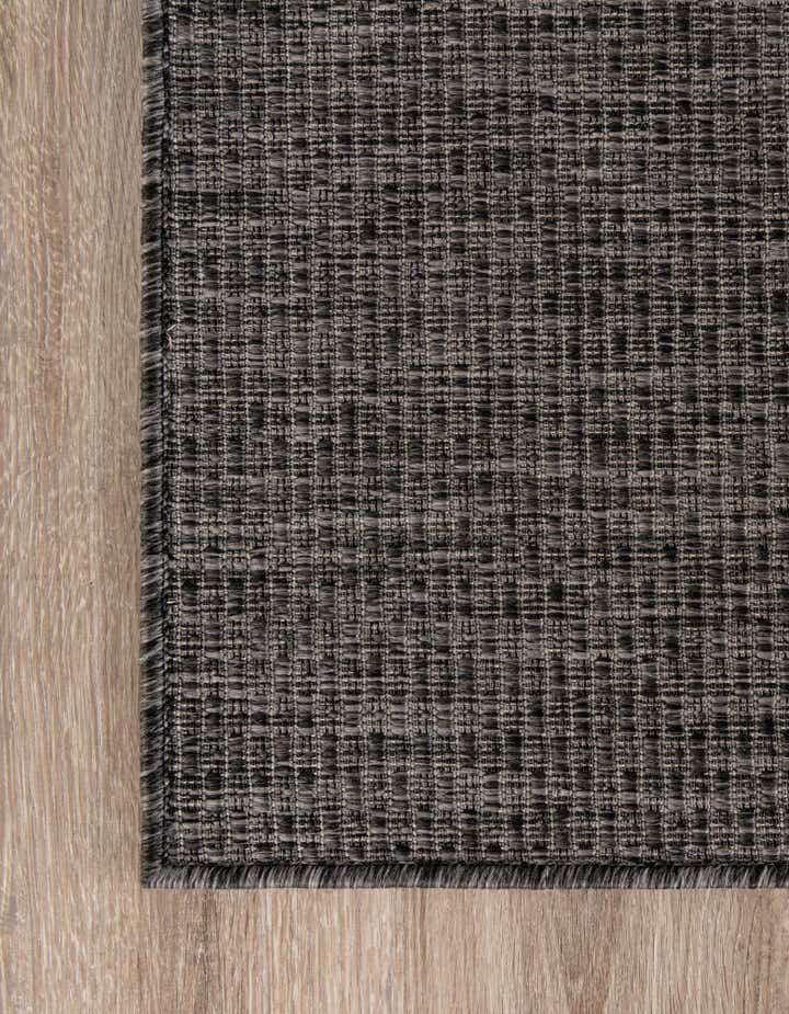 4' x 6' Easy-Clean Solid Indoor / Outdoor Rug