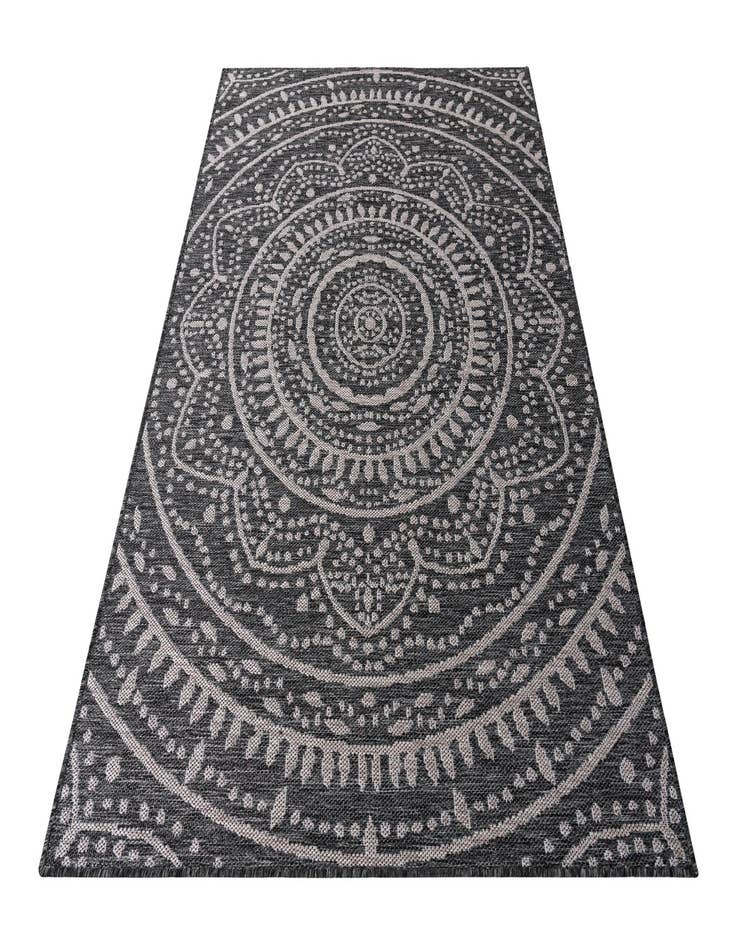 Detail image of 5' x 7' 2  Washable Traditional Indoor / Outdoor Rug