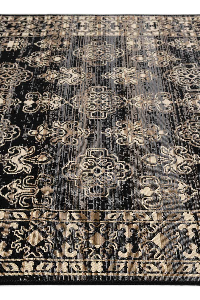 155cm x 230cm Easy-Clean Traditional Indoor / Outdoor Rug