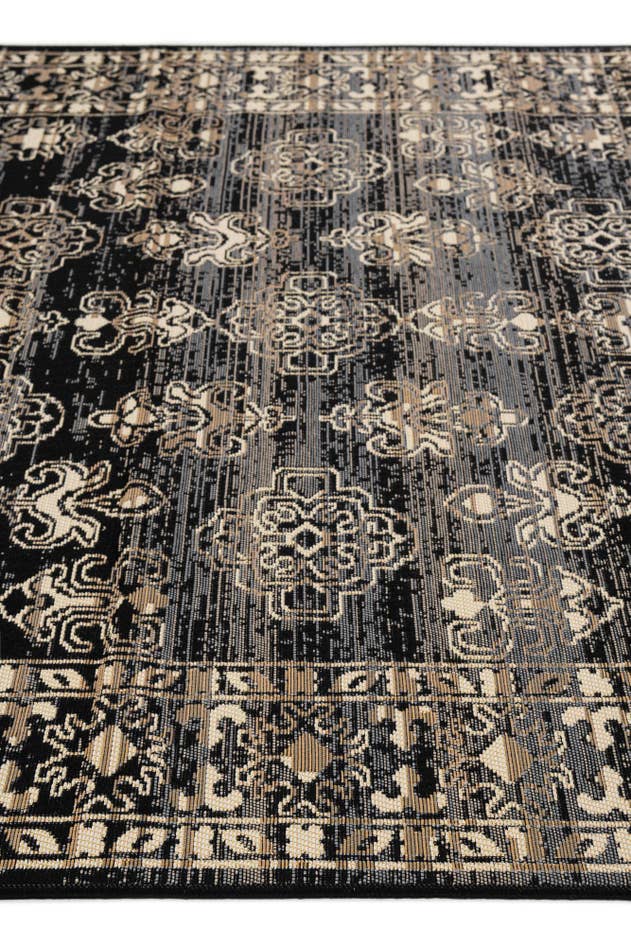 Detail image of 5' 2 x 7' 7 Easy-Clean Traditional Indoor / Outdoor Rug