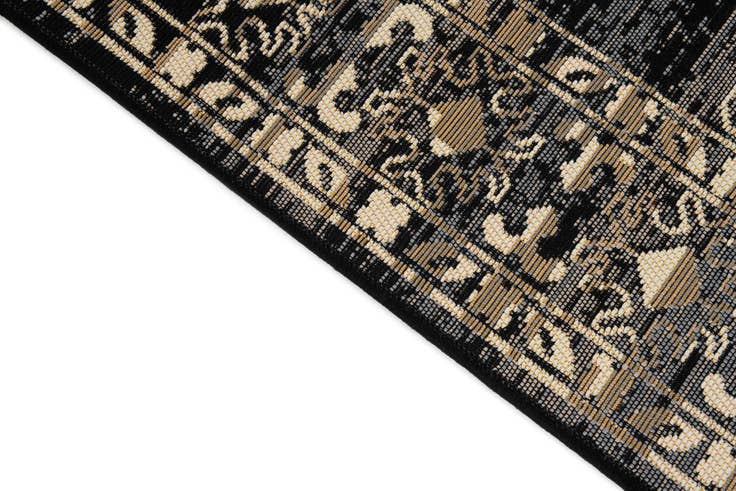 Detail image of 5' 2 x 7' 7 Easy-Clean Traditional Indoor / Outdoor Rug