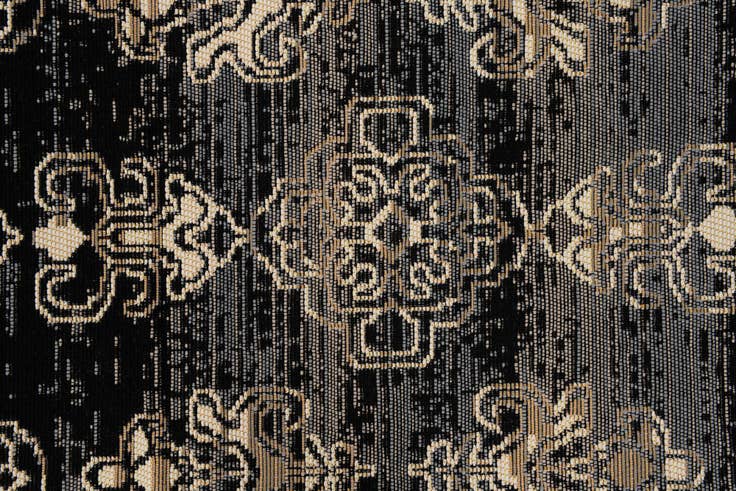 Detail image of 5' 2 x 7' 7 Easy-Clean Traditional Indoor / Outdoor Rug