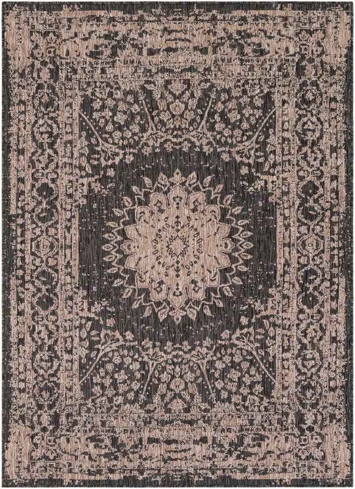 5' 3 x 7' Easy-Clean Traditional Indoor / Outdoor Rug