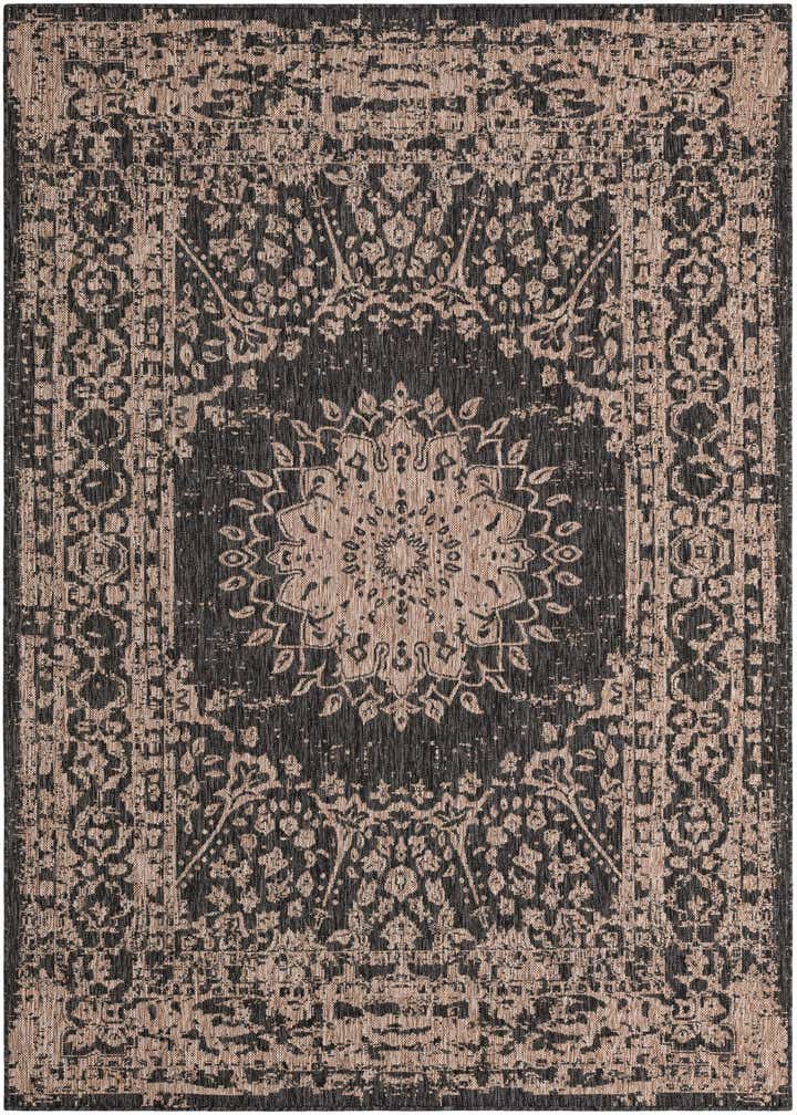 6' x 9' Easy-Clean Traditional Indoor / Outdoor Rug