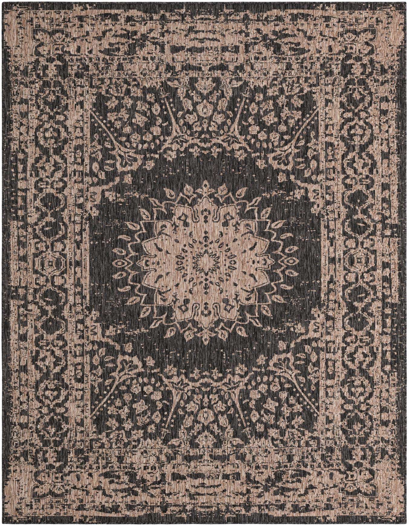 6' x 9' Easy-Clean Traditional Indoor / Outdoor Rug