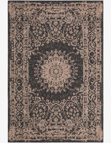 6' x 9' Easy-Clean Traditional Indoor / Outdoor Rug