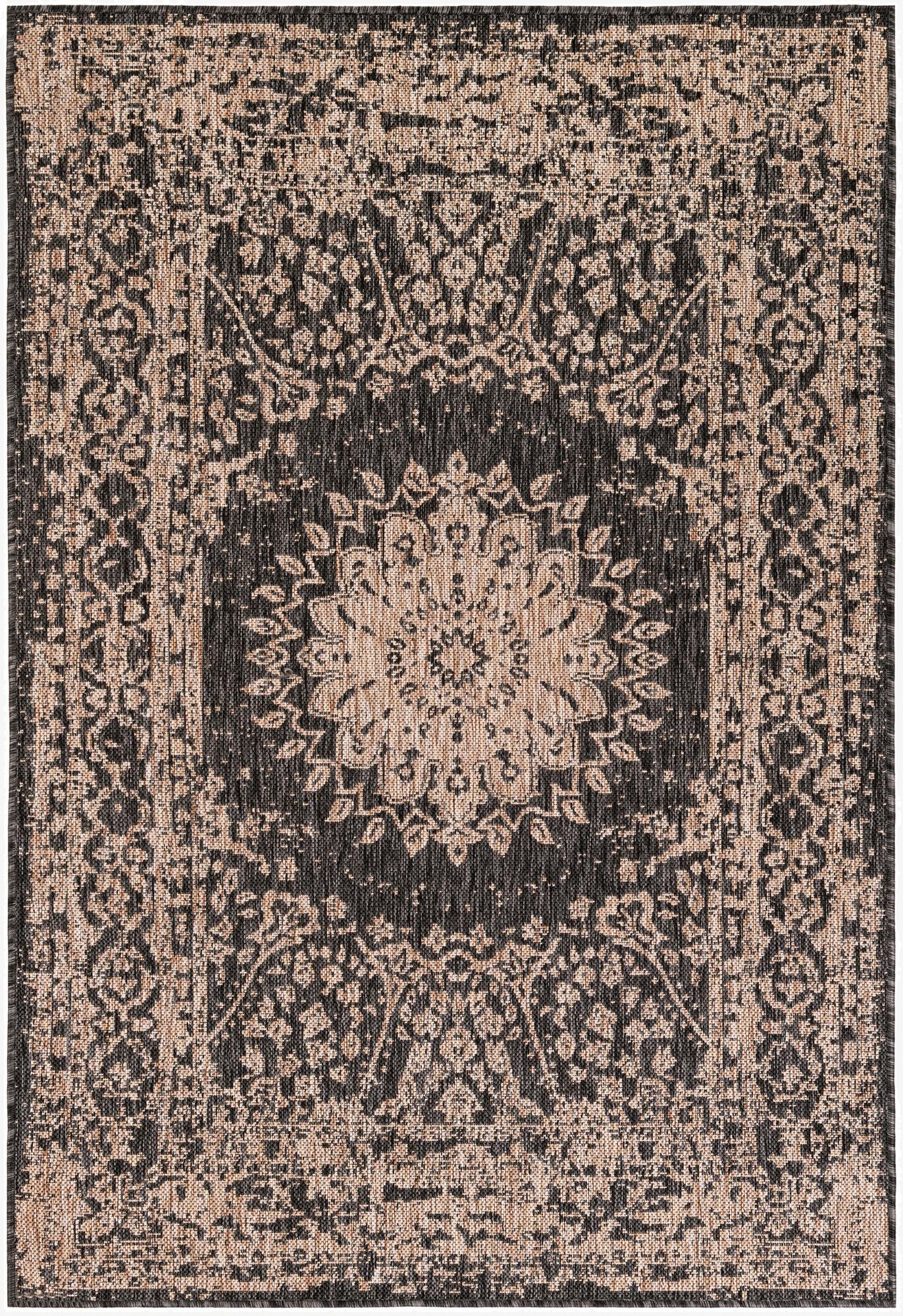 4' x 6'  Washable Traditional Indoor / Outdoor Rug