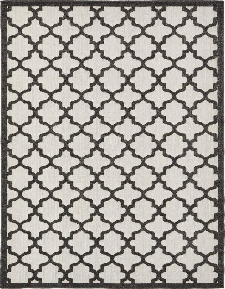 Detail image of 6' x 9' Easy-Clean Trellis Indoor / Outdoor Rug