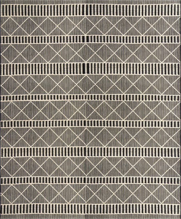 Detail image of 10' x 12' Easy-Clean Trellis Indoor / Outdoor Rug