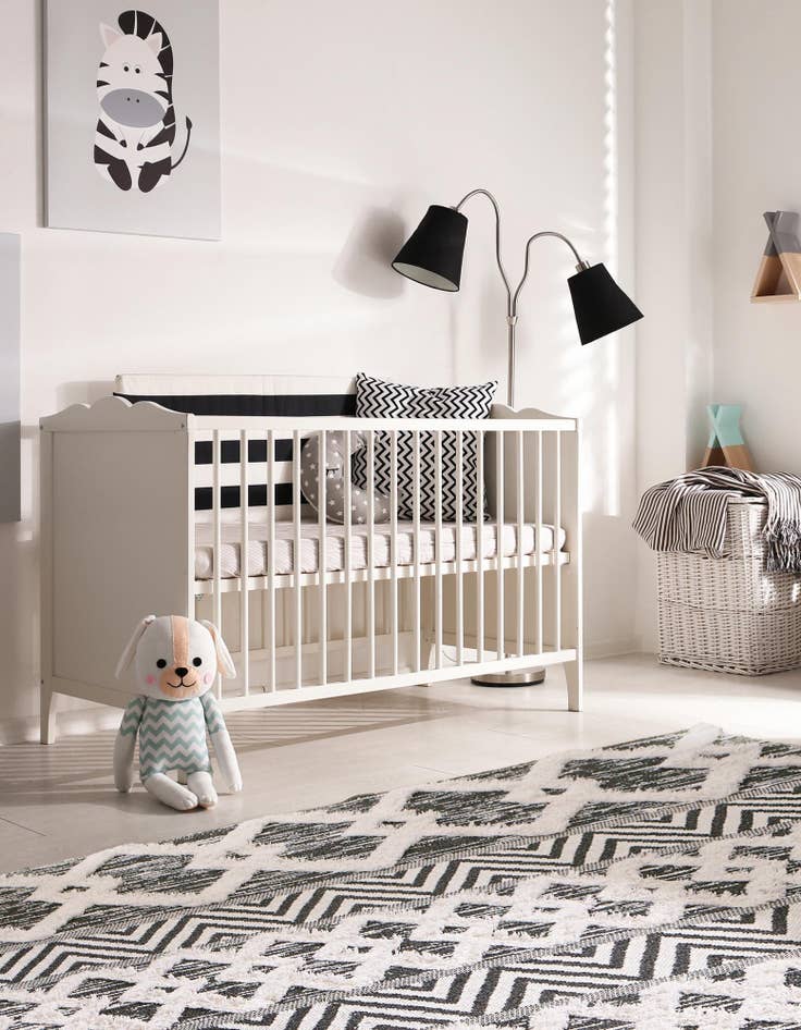 Detail image of 4' 5 x 6' Sabrina Soto Casa Valencia Rug