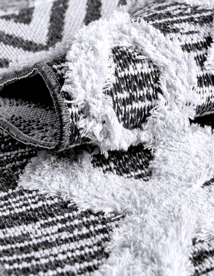 Detail image of 2' 3 x 3' Sabrina Soto Casa Valencia Rug