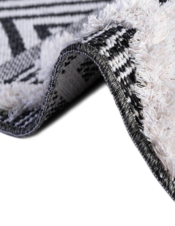 Detail image of 2' 3 x 3' Sabrina Soto Casa Valencia Rug