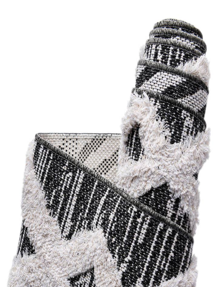 Detail image of 2' 3 x 3' Sabrina Soto Casa Valencia Rug