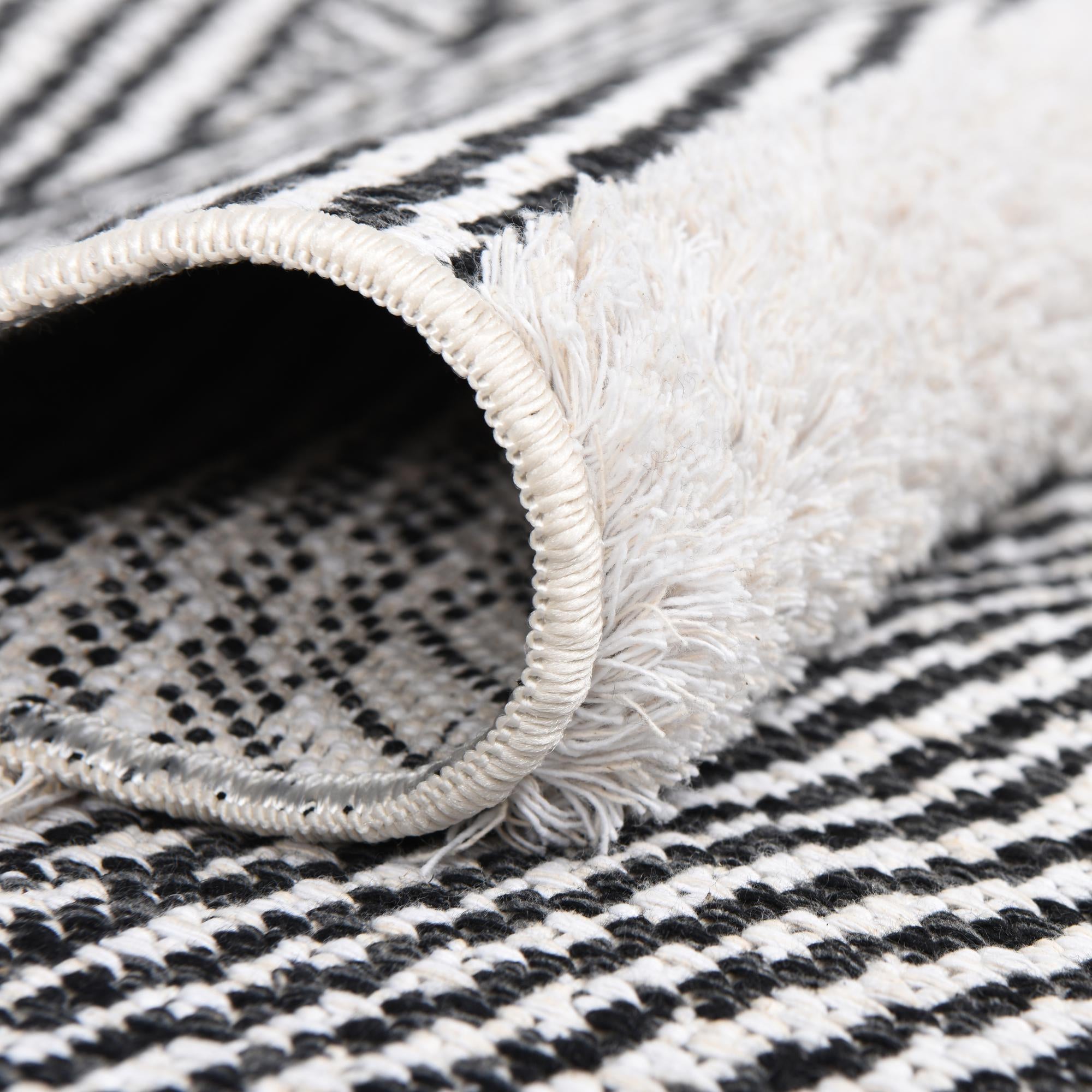 5' 3 x 8' Sabrina Soto Casa Madrid Rug