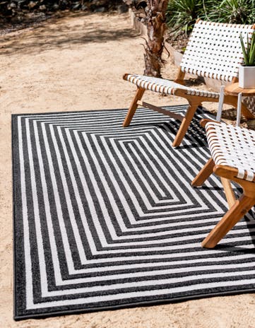 4' x 6' Easy-Clean Sabrina Soto Prescott Indoor / Outdoor Rug