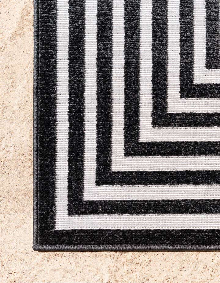 5' x 8' Easy-Clean Sabrina Soto Prescott Indoor / Outdoor Rug