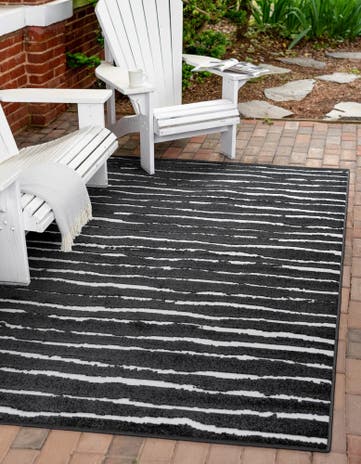8' x 10' Easy-Clean Sabrina Soto Ola Indoor / Outdoor Rug