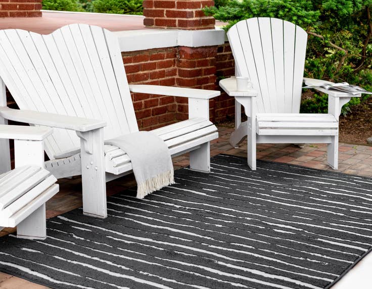 Detail image of 8' x 10' Easy-Clean Sabrina Soto Ola Indoor / Outdoor Rug