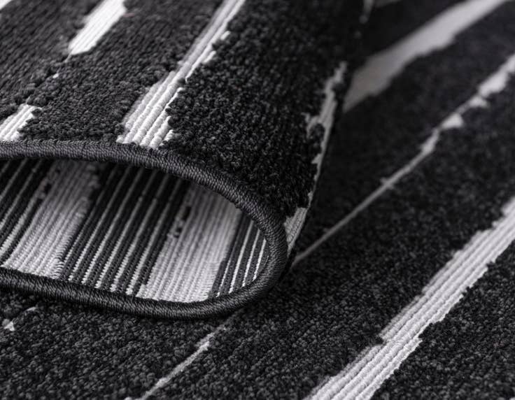 Detail image of 8' x 10' Easy-Clean Sabrina Soto Ola Indoor / Outdoor Rug
