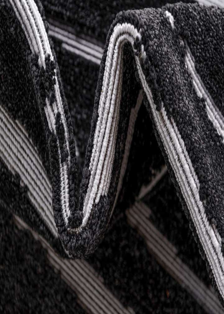 5' x 8' Easy-Clean Sabrina Soto Ola Indoor / Outdoor Rug