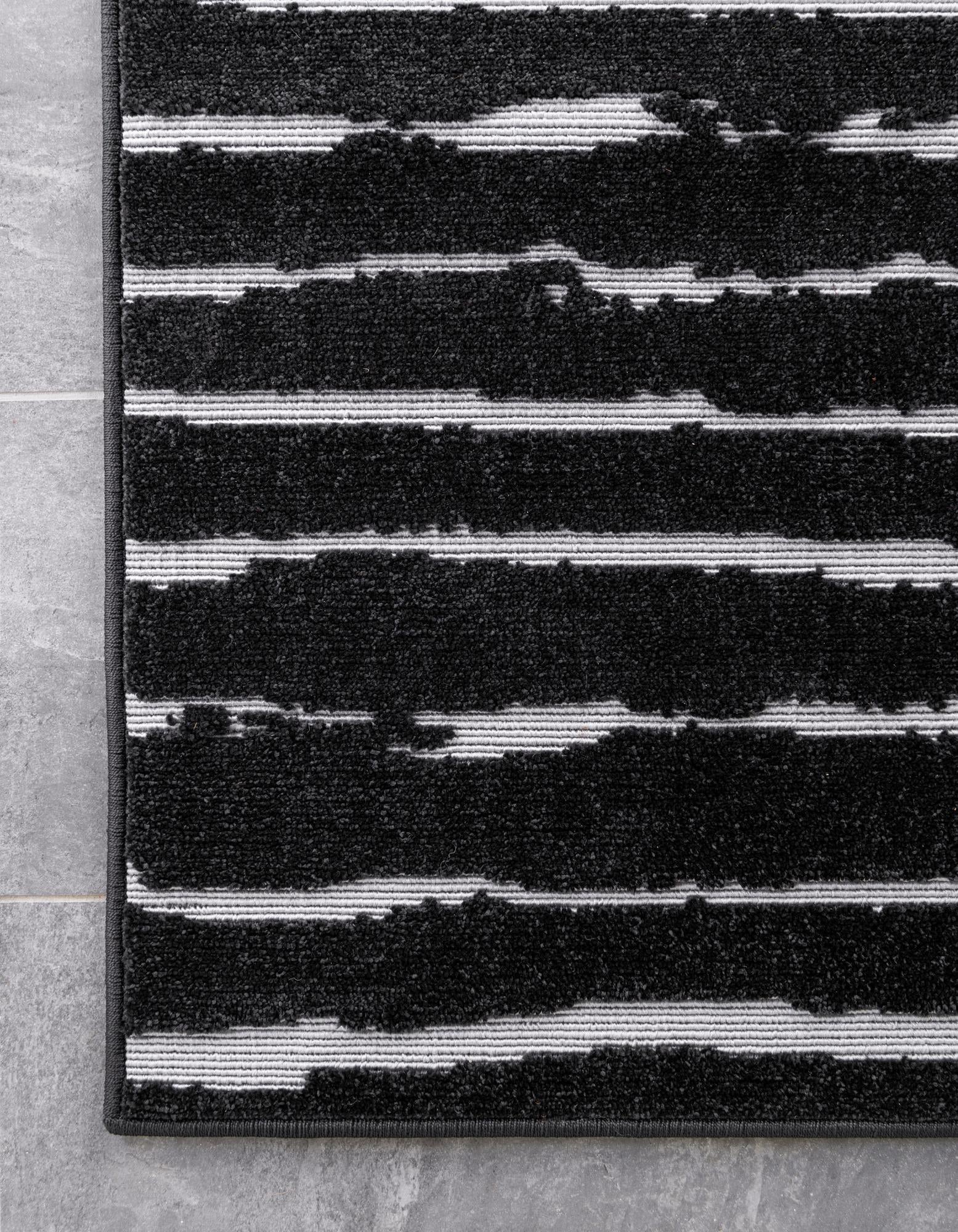 8' x 10' Easy-Clean Sabrina Soto Ola Indoor / Outdoor Rug
