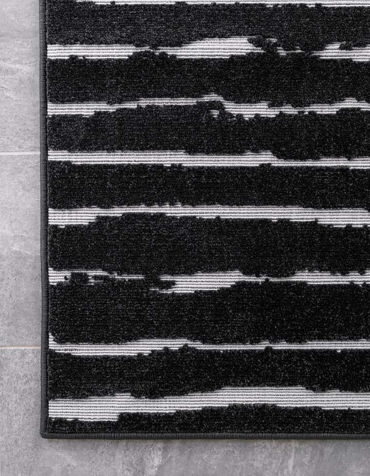 5' x 8' Easy-Clean Sabrina Soto Ola Indoor / Outdoor Rug