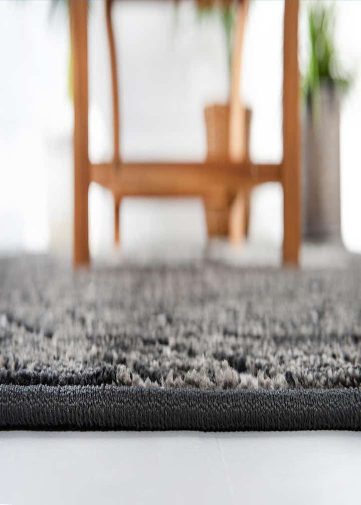 4' x 6' Easy-Clean Sabrina Soto Aston Indoor / Outdoor Rug