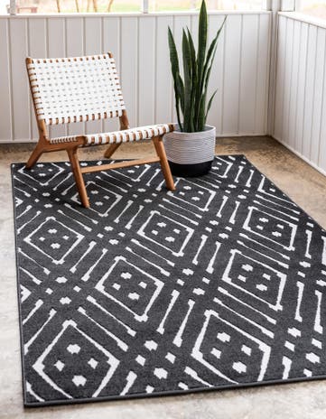 4' x 6' Easy-Clean Sabrina Soto Ella Indoor / Outdoor Rug