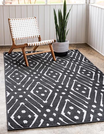 4' x 6' Easy-Clean Sabrina Soto Ella Indoor / Outdoor Rug