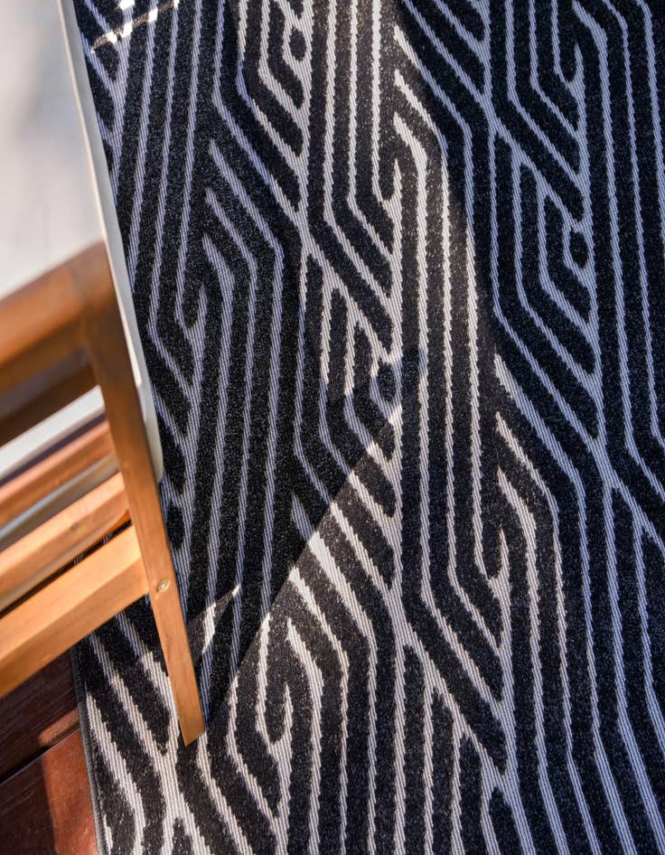 Detail image of 8' x 10' Easy-Clean Sabrina Soto Hudson Indoor / Outdoor Rug