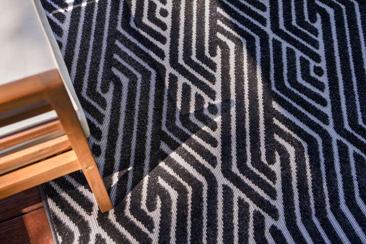 8' x 10' Easy-Clean Sabrina Soto Hudson Indoor / Outdoor Rug