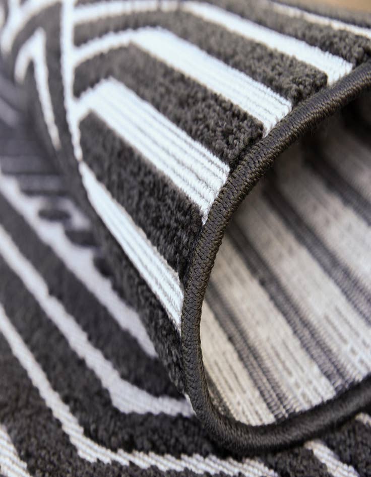 Detail image of 8' x 10' Easy-Clean Sabrina Soto Hudson Indoor / Outdoor Rug