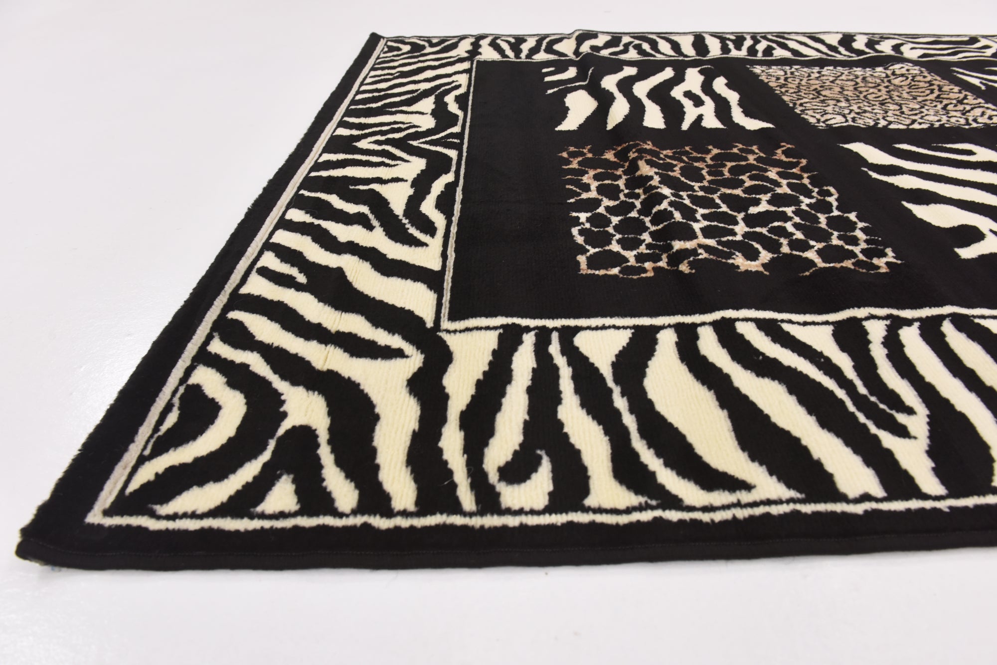5' 3 x 7' Safari Rug