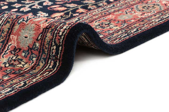 4' 7 x 6' 9 Hand Knotted Sarough Wool Rug