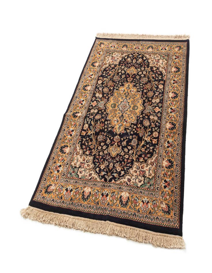 Detail image of 4' 4 x 6' 5  Hand Knotted Sarough Oriental Wool Rug