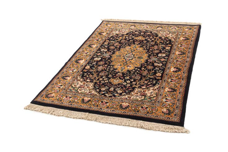 Detail image of 4' 5 x 6' 4 Hand Knotted Sarough Wool Rug