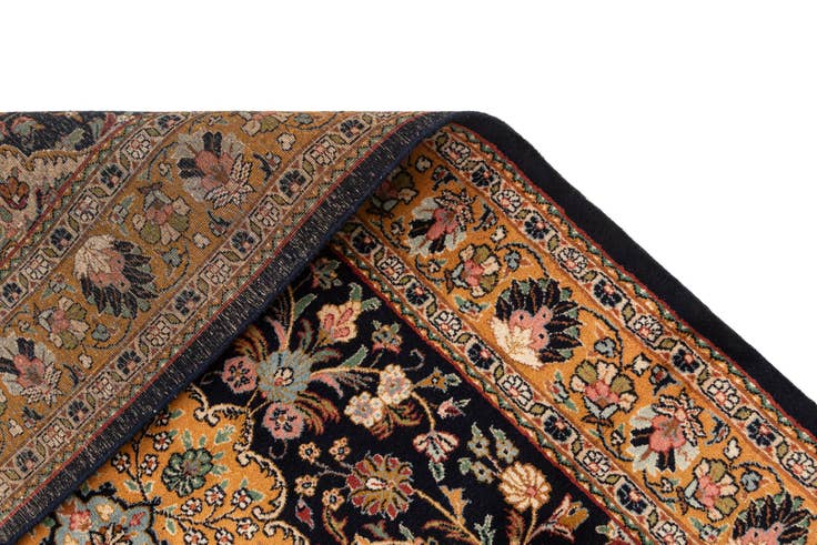 Detail image of 4' 5 x 6' 4 Hand Knotted Sarough Wool Rug