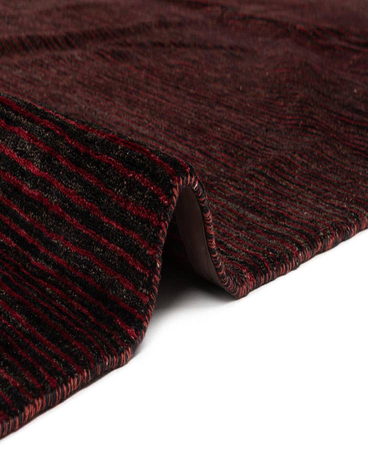 Detail image of 8' 8 x 9' 11 Shayan Wool Rug